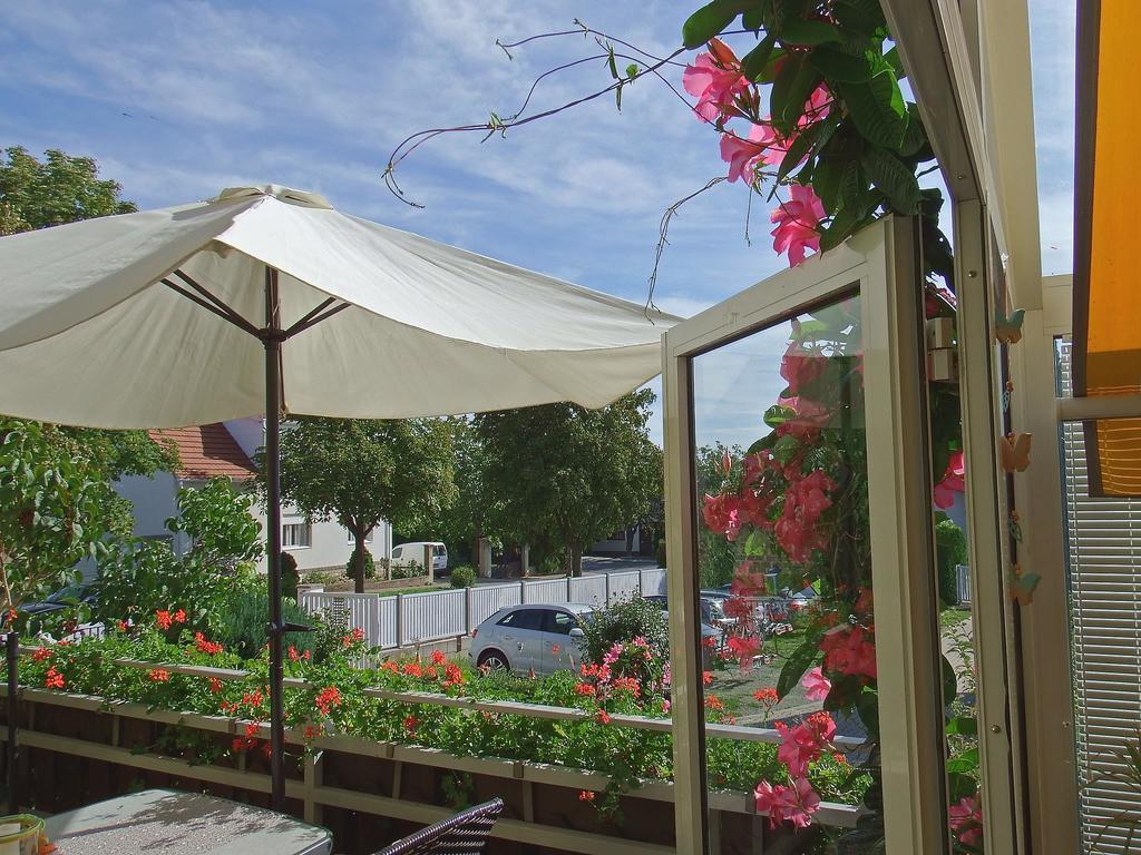 Haus Margarethe Hotel Moerbisch Am See Ngoại thất bức ảnh