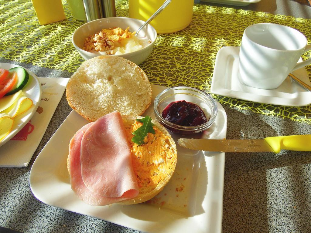 Haus Margarethe Hotel Moerbisch Am See Ngoại thất bức ảnh