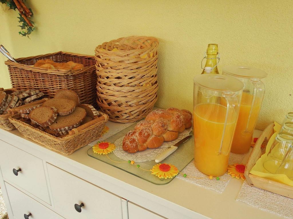 Haus Margarethe Hotel Moerbisch Am See Ngoại thất bức ảnh